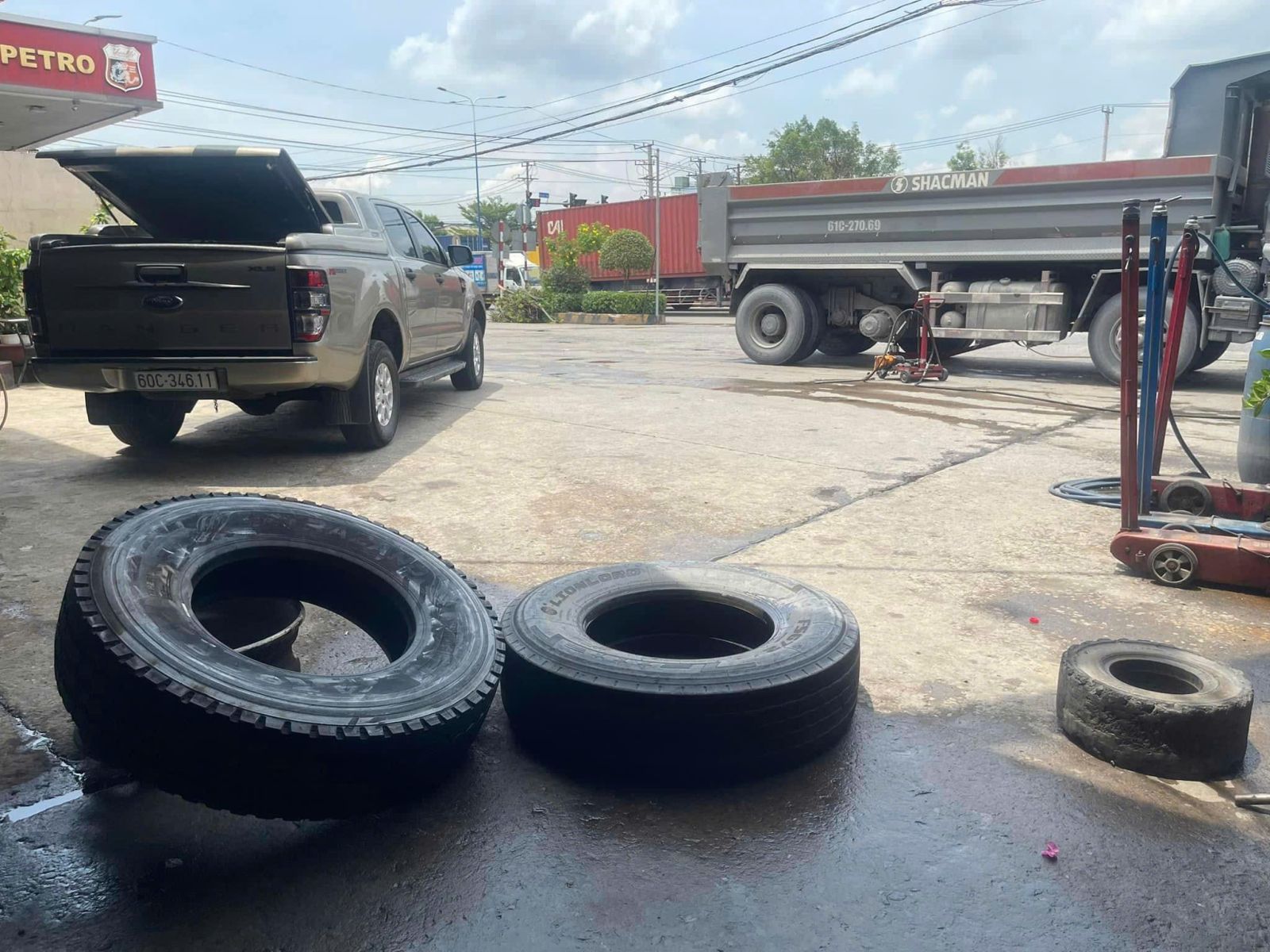 DỊCH VỤ VÁ VỎ - THAY LỐP LƯU ĐỘNG UY TÍN, GIÁ RẺ TẠI DĨ AN, BÌNH DƯƠNG